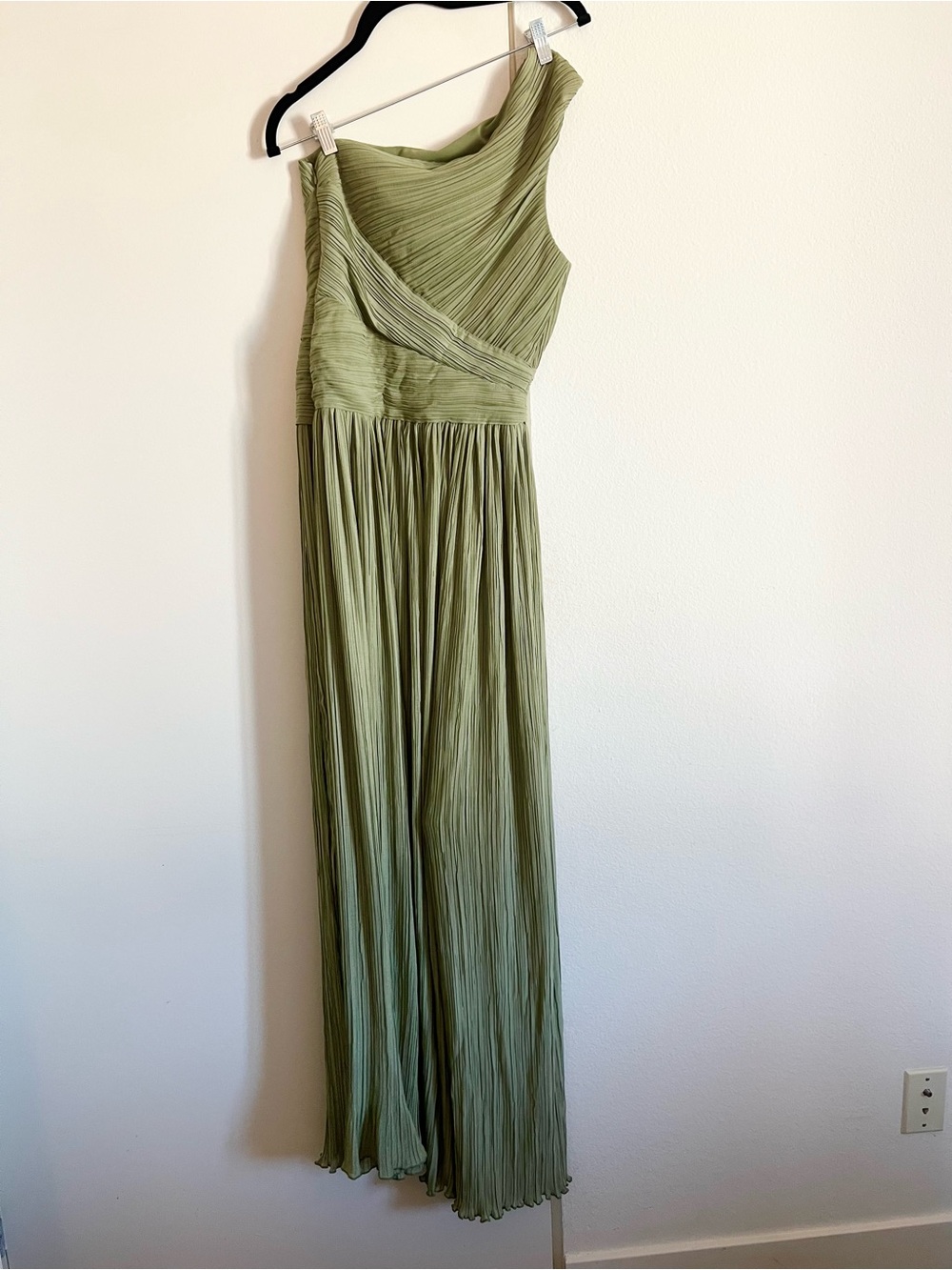 NWOT! Michael Costello x REVOLVE Sloane Gown in Sage - Picture 5 of 5